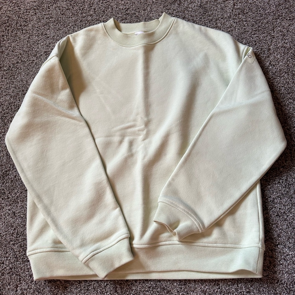 ALO Yoga Cream Crewneck Sweater